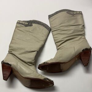 1980’s vintage El Dorado Stylish Cream Leather Boots with metal detailing